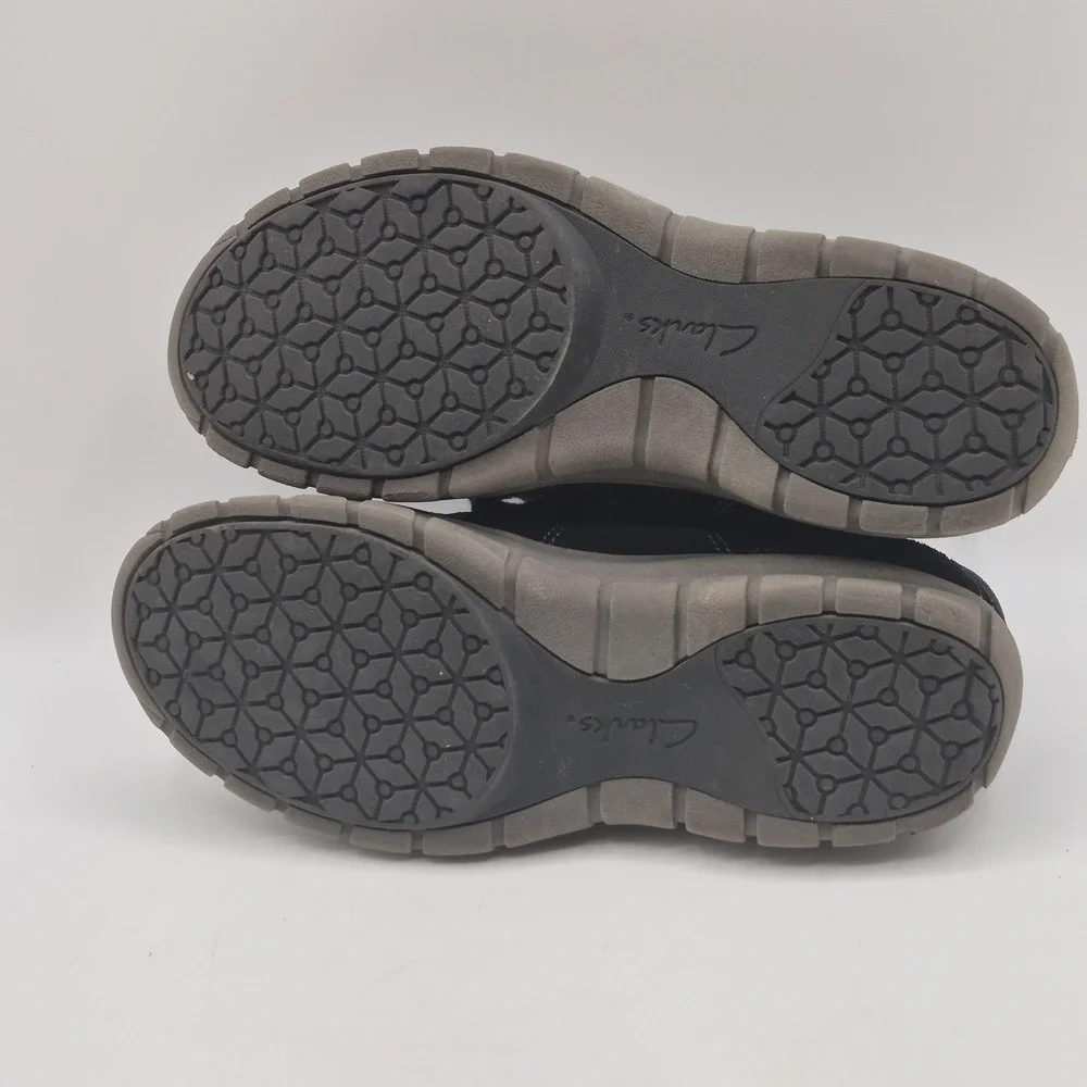 Clarks Shoes Womens Size 5.5 Black Suede Lace Up Comfort Sneakers 26067600‎